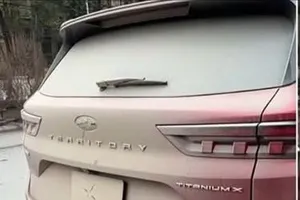 Tài xế để biển số xe ô tô mờ bị phạt 23 triệu đồng, trừ 6 điểm giấy phép lái xe