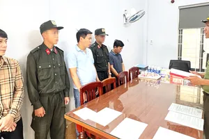 Khởi tố 4 đối tượng đưa người nhập cảnh trái phép vào Việt Nam