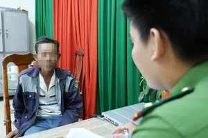 Quách Đình Tuấn đến Cơ quan Công an đầu thú