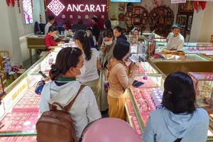 Giá vàng trong nước tăng nhẹ sau khi giảm sâu vào hôm qua