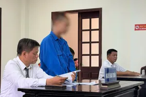 TPHCM: 1 bị can bị cấm đến quán karaoke, quán nhậu thay vì xử tội hình sự 