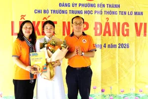 Học sinh Trường THPT Ten Lơ Man vinh dự đứng vào hàng ngũ của Đảng