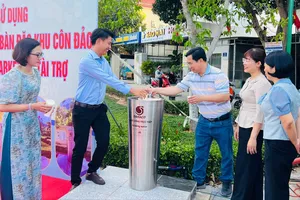 Tặng trụ nước uống sạch phục vụ người dân, du khách tại Côn Đảo