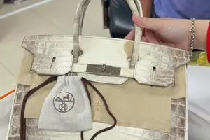Hai túi Hermes của bà Trương Mỹ Lan được đấu giá hơn 14 tỷ đồng
