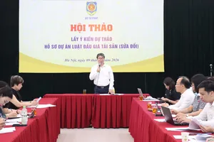 Phó Cục trưởng Cục Bổ trợ tư pháp Lê Văn Tuấn phát biểu tại hội thảo. Ảnh: CẨM HÀ 