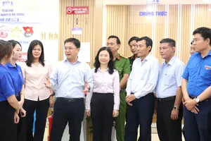 Phó Chủ tịch UBND TPHCM Nguyễn Mạnh Cường thăm, động viên đội hình “Mùa hè số”