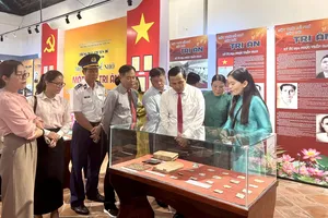 Trưng bày chuyên đề "Một thời để nhớ - Một đời tri ân" tại đặc khu Côn Đảo