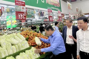 Tăng cường hợp tác đưa sản phẩm "tick xanh" vào suất ăn học đường