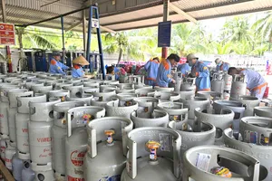 Giá gas tăng khoảng 35.000 đồng/bình 12kg ngay đầu tháng 8