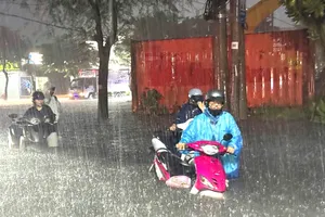 Ban Chỉ đạo Phòng thủ dân sự quốc gia đề nghị 12 tỉnh, thành ứng phó mưa lớn