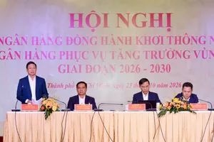 Hội nghị Ngành ngân hàng đồng hành khơi thông nguồn lực tài chính - ngân hàng phục vụ tăng trưởng vùng Đông Nam bộ. ẢNH: HOÀNG TRIỀU