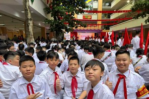 多所初中学校安排学生在周六上午上课。