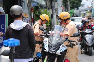  交警连续发现未满年龄学生驾驶摩托车。