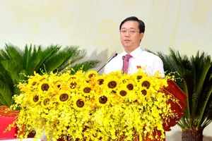 同塔省省委书记黎国峰在会上发表讲话。