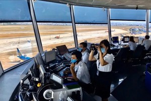 隆城国际机场。