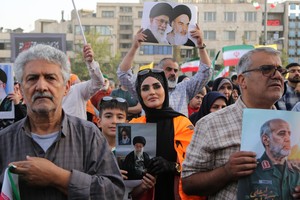 民众庆祝停火协议。