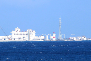 中国在越南长沙群岛鸡滨（Ga Ven）礁非法建设的工程。