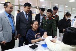 北宁省劳动者接受体检。