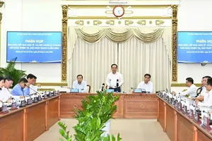 胡志明市人委会常务副主席主持市人委会的社经会议。