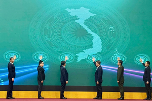 与会代表按下按钮 将农产品溯源系统投入运作。