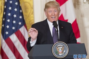 特朗普总统说期待同哥伦比亚总统佩特罗会面。