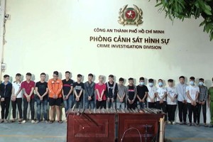 相关人士被暂拘。