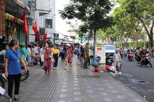 胡志明市中心人行道、车道焕然一新。