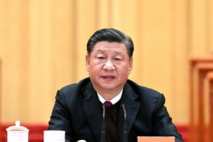 习近平致电祝贺苏林当选越南党中央总书记。