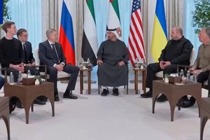 俄美乌首日会谈画面。图片来源：央视新闻