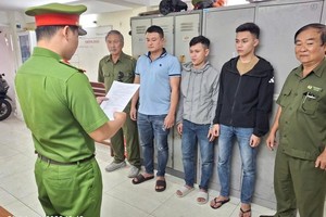 在芽庄中心区袭击外国游客的3人。