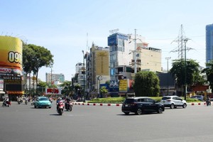 胡志明市及南部2月24日预报持续阳光强烈的天气。