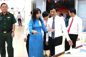  2月26日上午，4500名胡志明市选民提前投票