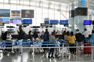 内牌机场13个国际航班因中东紧张局势而被取消。