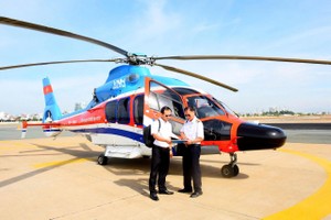 航班定于每周五、周六及周日上午9时和下午3时固定时段提供服务。