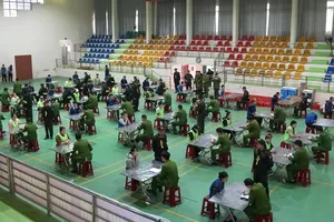 在高平省公安厅调查警察机关的相关嫌犯。