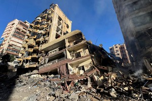 以色列空袭过后，贝鲁特市中心艾莎·巴卡尔地区满目疮痍。