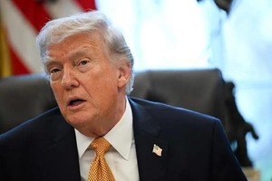 特朗普称美国对伊朗的军事行动本周不会结束。