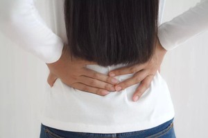 脊柱是癌细胞最爱的“落脚地”之一 癌症患者出现骨痛勿硬抗。