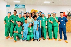 两名病童在长时间接受肉毒杆菌中毒治疗后已出院。