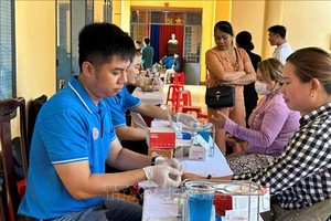 逾500名志愿者参加同富乡的志愿捐血活动。