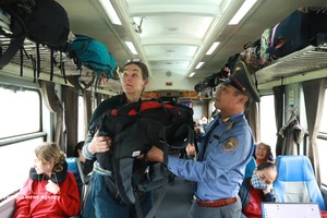 越南铁路增加班次 满足雄王始祖忌辰、“四‧三0”与“五‧一” 国际劳动节假期出游需求。