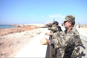 Iran vẫn đang kiểm soát eo biển Hormuz. Ảnh: TASNIM 伊朗仍在掌控霍尔木兹海峡。图：塔斯尼姆通讯社（TASNIM）