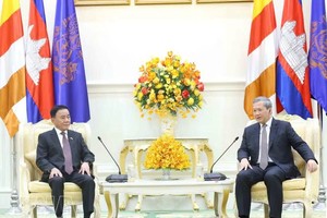 党中央书记处常务书记陈锦秀会见柬埔寨首相洪玛奈。 