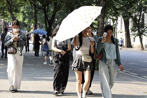  全国多地出现炎热天气。