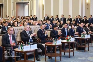 黎明兴总理与斯洛伐克总理共同出席越斯企业论坛。