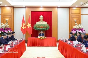 党中央总书记、国家主席苏林与日本首相高市早苗通电话。