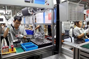 兴安省太平经济区越南Keystone Electrical 公司的工人。