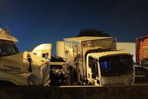 追尾交通事故现场。