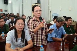 安富东坊的选民陈金芝发言。