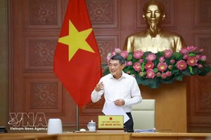 黎明兴总理在会上发表讲话。